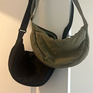 PRICE DROP ⬇️ Set of two crossbody bags - green and black